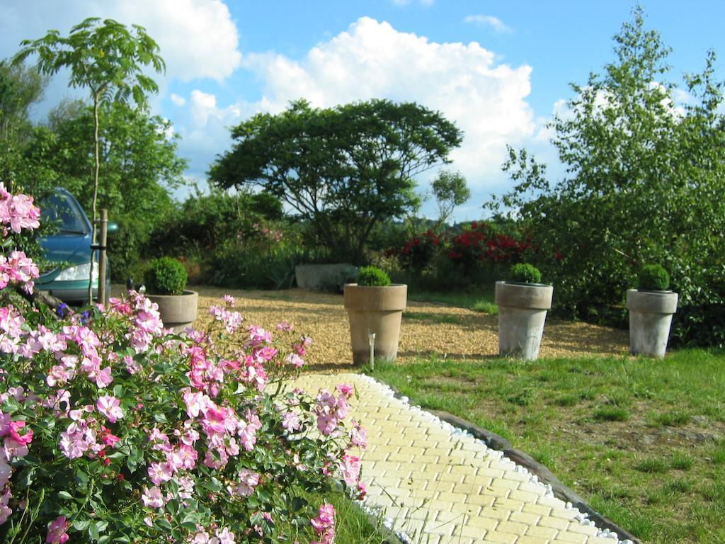 Au Moulin Geant Bed & Breakfast Rochefort-sur-Loire Екстериор снимка