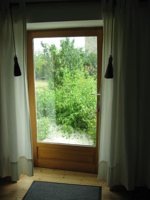 Au Moulin Geant Bed & Breakfast Rochefort-sur-Loire Екстериор снимка