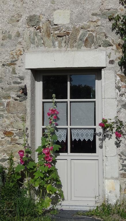 Au Moulin Geant Bed & Breakfast Rochefort-sur-Loire Екстериор снимка