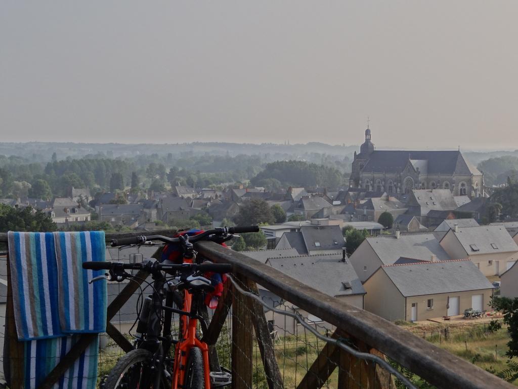 Au Moulin Geant Bed & Breakfast Rochefort-sur-Loire Стая снимка